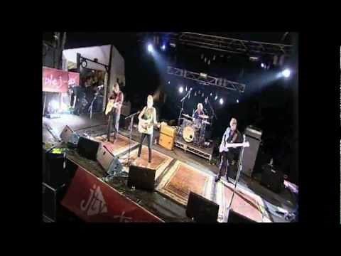 Mia Dyson - Parking Lots (live)