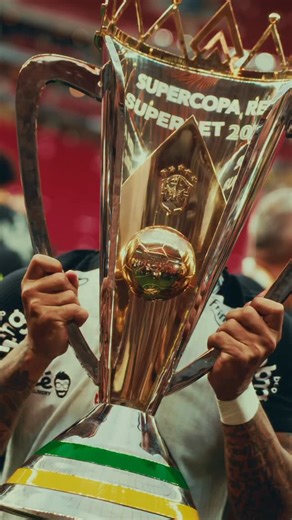 Memphis Depay on Instagram: "Double W’s in the chat! 🏆.🏆.🏆"