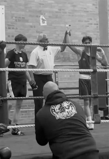 few clips from my last fight which was a yorkshire qf back in september 🥊. broke my thumb in the second round and took the fight to a split decision🥈#boxing🥊 #amateurboxer #foryou #fyp #foryoupage