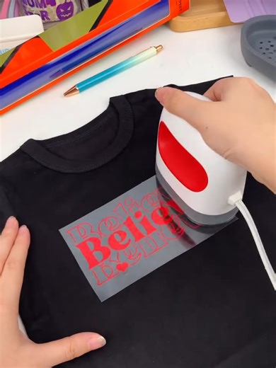 ERROR 3: De quienes empiezan en sublimación y pierden dinero 👉 Temperatura incorrecta 🔥 Este error malogra el trabajo Muy baja🔥 = Diseño Opaco Muy alto 🔥 = Tela Dañada 💡 La temperatura correcta lo cambia TODO ⚠️ Muchos aprenden esto después de perder clientes 🔔 Comenta: QUIERO TALLER UNETE AL ENLACE DE MI PERFIL #sublimacion #dtf #transfer #negociosonline #emprendimiento