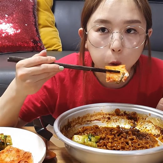 71K views · 610 reactions | #hamzy #mukbang #eating #asmr | Firehouse Grill | Facebook