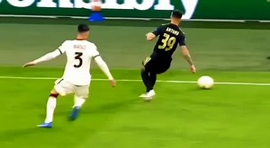 18K views · 413 reactions | MAX TRANSFER HUB  Erik ten Hag could bring Antony to Manchester United this summer. The Dutch coach has asked United’s hierarchy to complete the transfer as soon as possible because of strong competition. Ajax could sell him for €60M! | Max TV | Facebook