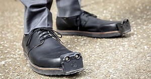 Shoes with artificial intelligence help blind people avoid obstacles