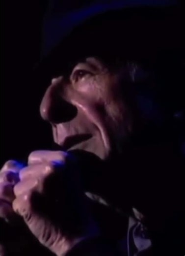 A thousand kisses deep - Leonard Cohen🤍