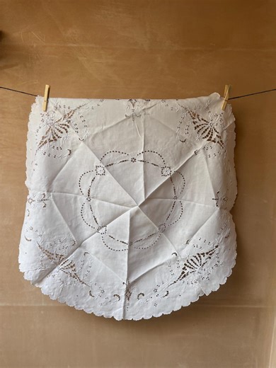 Antique White Round Table Cloth - Beautiful Hand Embroidered - Etsy