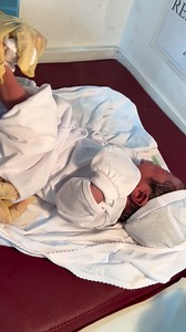 241K views · 2.5K reactions | Ito ang advantage ng normal delivery tapos wala pang sugat..hindi pa na 1hour manganak makatayo at makalakad na.. lipat na sa room para makakain siya at mafeed ang baby habang may susunod na naman na isa sa delivery bed! Allahuma Baarik Lahu | Cheryl Agom RM | Facebook