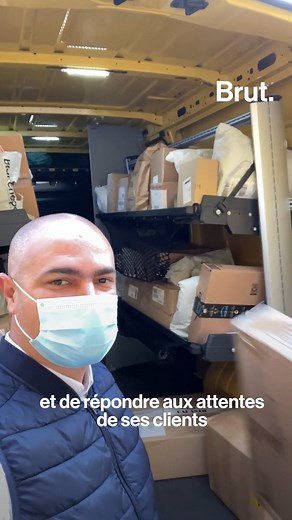 636K views · 651 reactions | Comment ça marche, le tri du courrier ? Directeur d'une plateforme de distribution La Poste à Saintes en Charente-Maritime, Christophe en dévoile les coulisses… | Brut | Facebook