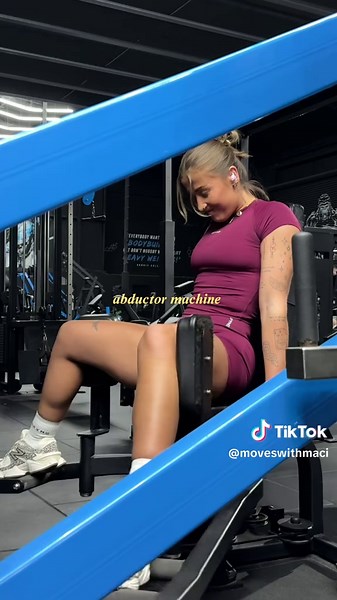 Ultimate Lower Body Workout for Women at the Gym