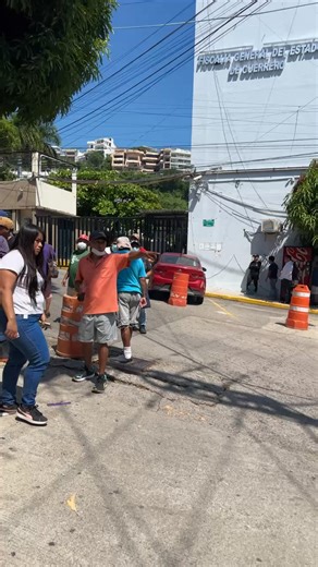 🚨 Acapulco / Protesta afuera de las oficinas regionales de la Fiscalía General del Estado | Lo Real De Guerrero Mexico