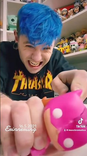 Funko Pop cutting open - what's in your head 😳