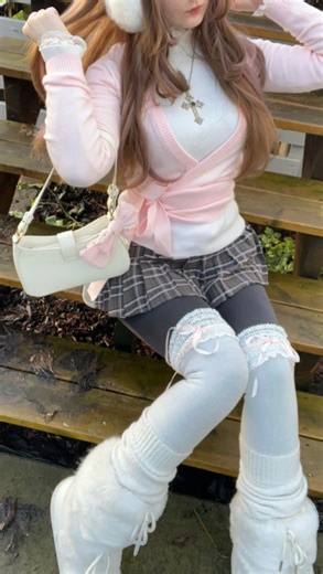 mieu ♡ on Instagram: "dressing cute in winter is much easier than in summer imo outfit details: thermal wear - helly hansen wrap up top - @angel.ruche (discount code mirukurum) turtleneck, earmuffs, coat - secondhand, doesn’t have a tag fleece tights, socks, bag, skirt, bloomers, boots - aliexpress #grwm #jfashion #dollette #kawaii #softgirl"