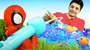 2.2M views · 35K reactions | Estos son Spidey la Pantera Negra de la película Spidey y sus sorprendentes amigos. ¡Mirad las nuevas aventuras del Hombre Araña! Hoy nuestros amigos están trabajando en la granja, dando de comer a las vacas, caballos... ¡Y Spider-Man va a ir a pescar! ¡Pero la pesca se ha convertido en una verdadera aventura! Mira el video, comparte con un amigo y dale a “me gusta”. | Dibujos animados y Vídeos para niños | Facebook