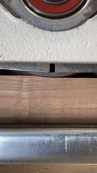 Ever wondered how a drum sander works？ Now you know! #wood #woodworking #drumsander #sanding #LearnOnTikTok #learnfromme | Woodland Creations