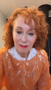 Orange is not just color - it’s energy, warmth, and confidence. Want to know how colors influence your mindset while knitting? Download The Psychology of Color in Knitting guide now. Only €4.99 -available for 10 days! #knitting #learningtoknit #color #orange #colororange #orangevibes #tipoftheday #learningtoknit #knittingteacher #knitwithkristallikimara #knittingcolors #colorpsychology #mindfulknitting | Kristallikimara