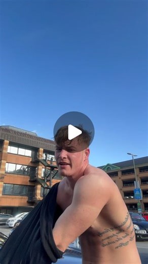 Tom Simpson on Instagram: "Back day physique 😅😅"