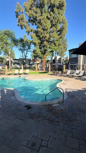 There’s no better way to beat the heat than this way!🏊‍♀️☀️ schedule your tour! This could be you all summer!😎#livehappy #sherwoodapartments #apartmentforrent #apartmentliving #bellflower
