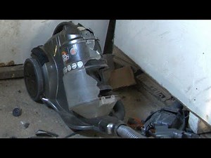 Smashing a Vax VCZPH1600 Cyclonic Vacuum Cleaner