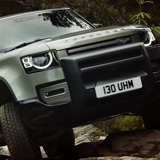 The ultimate gift of adventure. Buy a Defender Experience gift online at https://experience.landrover.co.uk/gifting | Land Rover Experience Solihull