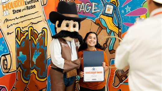 Houston Rodeo awards record $10.5M in scholarships to 529 students