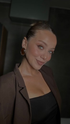 Meliha Yılmaz on Instagram: "Eylül kusumun doğum gününe hazırlandık✨ @morfose kinoa kenevir saç köpüğü @schwarzkopfprotr saç sakızı- saç spreyi @lorealparis magic retouch kahverengi Makyaj @lorealparis brow lamination @cliniqueturkiye moisturizing lotion @hauslabs fondöten @esteelauderturkiye kapatıcı 2n/1c @hudabeauty cherry blossom pudra @narsissist laguna bronzer @hourglasscosmetics allık @makeupbymario likit far taupe @lorealparis bronzed espresso göz kalemi @inglotturkiye freedom system far