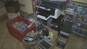 Polícia fecha fábrica de CDs e DVDs piratas em Campinas