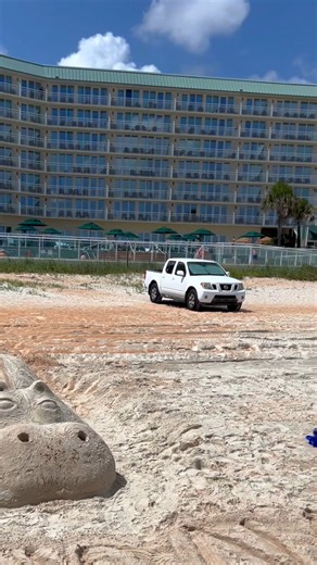 One of Ormond Beach’s most iconic experiences 🚗🏖️ There’s nothing like cruising along the shoreline with the ocean right beside you. Have you ever driven your car on Ormond Beach? | Spinnaker Resorts