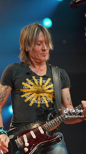 Keith Urban Guitar Solo - Urban Player Acoustic Electric Guitar Review