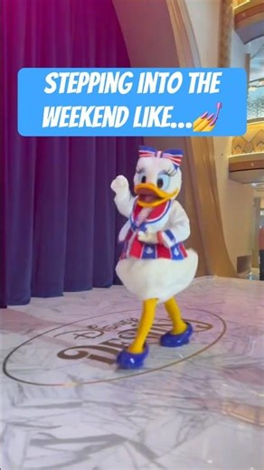 Stepping Into the Weekend Like Daisy Duck | Disney Vibes 💅✨