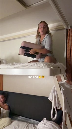 She takes after her mother @emi💝 @Yailetuti #foreverfamilyvlogs #sisterforever #momvsdaughter #momanddaughterduo #funny