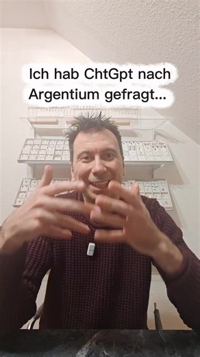 ChatGPT wollte mir Argentium „theoretisch“ erklären… 😄 Also hab ich ihn eingesammelt und wir sind in die Werkstatt gefahren. Argentium ist nicht einfach Silber. Andere Legierung. Anderes Verhältnis. Anderes Ergebnis. Und jetzt Achtung: Schaut euch bei den Bildern auch den Hintergrund an 😉 Da stehen schon mehr Hinweise, als manche in 10 Minuten erzählen. #argentium #silber #schmuck #silberschmuck #schmuckliebe
