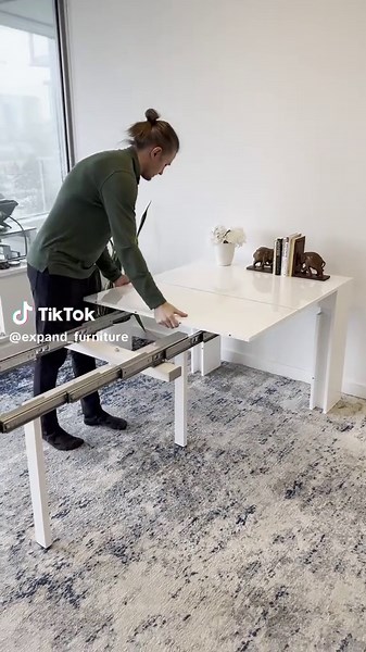 Junior Giant Extending Table: Perfect for Your Space