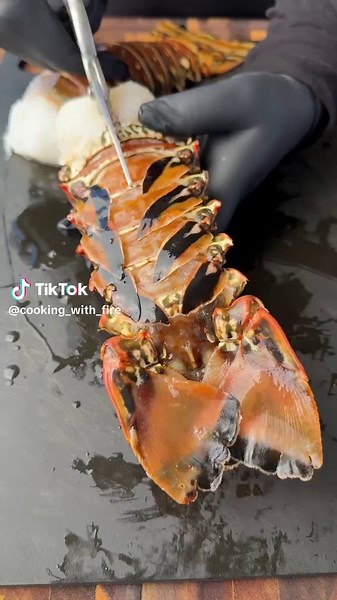 Delicious Lemon Pepper Lobster Tails Recipe