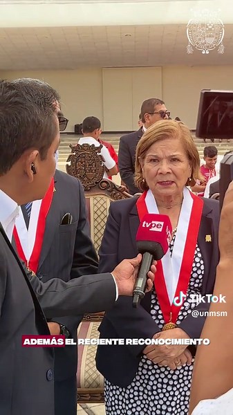 🏛️ 𝐒𝐚𝐧 𝐌𝐚𝐫𝐜𝐨𝐬 𝐝𝐚 𝐜𝐨𝐦𝐢𝐞𝐧𝐳𝐨 𝐚 𝐬𝐮𝐬 𝐜𝐞𝐥𝐞𝐛𝐫𝐚𝐜𝐢𝐨𝐧𝐞𝐬 𝐩𝐨𝐫 𝐞𝐥 𝟒𝟕𝟒° 𝐚𝐧𝐢𝐯𝐞𝐫𝐬𝐚𝐫𝐢𝐨 La UNMSM inició sus actividades conmemorativas con una emotiva ceremonia, seguida de un colorido desfile de dependencias y facultades que reflejó la unidad de la comunidad universitaria. En su discurso, nuestra rectora destacó los logros y grandes personalidades que ha ofrecido la Decana de América a nuestro país. 🎓✨ #SanMarcos474Años #OrgulloSanmarquino #UNMSM