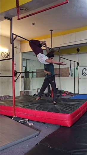 Knee gainer flips #teambackflip #youtubeshorts #trending #motivation #youtubevideos #acrobatics