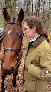 [Journée internationale du droit des femmes] Who the world (et le monde de la #chasse) ? Les chasseresses ! 👊🏻💪🏼 La #ChasseACourre est le mode de chasse qui attire le plus de femmes (28% de femmes chez les veneurs contre 3% chez les chasseurs en général) La chasse faite femme, la chasse faite par les femmes, la vènerie une longue histoire de femmes : découpler les chiens, la passion de la chasse n’a pas de genre. La vènerie n’est pas féminine. Elle n’est pas masculine. Elle est la chasse. A 