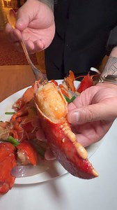 685K views · 3.2K reactions | GIANT LOBSTER CLAWS!咽Chyna Club #LasVegas #Lobster #LobsterClaw #LobsterTail #SeafoodLovers #SeafoodTime #SeafoodBoil | Jayteetakesabite | Facebook