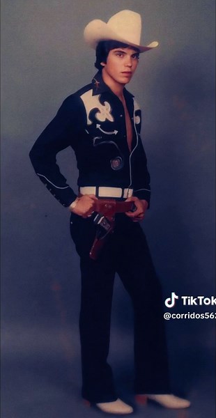 Chalino Sánchez: Legendary Corrido Singer from Sinaloa