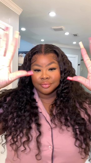 Bye dark spots! bit.ly/41Pz9es @tiffanyjae walks us through her skincare routine! She uses the NEW Avon Solutions Banishing Serum formulated with:✨Arbutin—Helps visibly brighten skin tone✨Niacinamide (Vitamin B3)—Improves the appearance of uneven skin tone✨Licorice Extract—Helps reduce the look of dark spots#skincare #avoninsider #darkspots | Avon