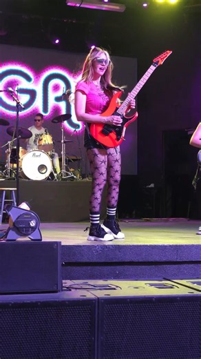 SUGAR LIVE - 'CALL ME' EVA SOLO #fremontstreet