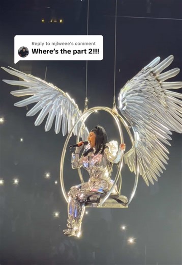 Replying to @mjlweee here's the rest of the song, she did in fact do her thing!!!! (Sorry for the shakiness at the end, I can't dance and record) @Cardi B #cardib #cardi #cardibseattle #cardiconcert #imthedrama