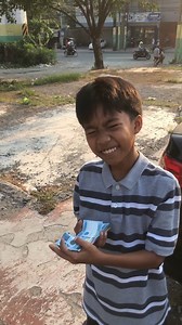 488K views · 11K reactions | When hard work pays off. Deserve mo to Khalid boy! Congrats!!! Hot Wheels x Toys”R”Us Ultimate Skate Stunt Winner! #HotWheelsSkate #hotwheelschallenge #skateboardingsavedmylife #skateboardingisfun #skaterboy #fingerboards #skateboardlife #skateboardinglife #Goodvibeslang | Resonance Skateboarding | Facebook