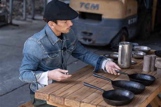 Hidetoshi Nakata | 中田英寿 日本全国を巡る旅 @ 群馬県 群馬県榛東村を拠点に、キッチンツールを制作する金工作家・中村智美さん。中村さんの織りなす作品は、金属の力強さや存在感を宿しながらも、心を込めた手仕事から生まれる、日常にもすんなり溶け込む柔らかで愛らしいフォルムが印象的だ。... | Instagram