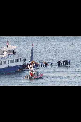 Real Footage of US Airways Flight 1549 Landing on the Hudson
