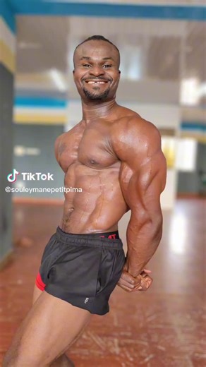 Muscle Flexing Workout Routine in Gym