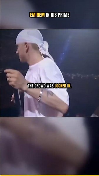 Eminem Performing “Without Me” Live in Detroit (2002) 👀🔥