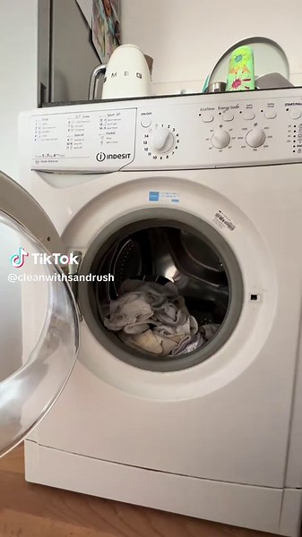 Daily Laundry Tips with Indesit Washing Machine