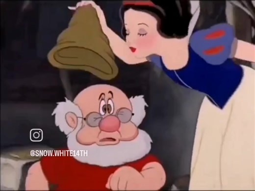 #disney #snowwhiteandthesevendwarfs #snowwhite #doc #silly #kiss #love #sweet #fun #beautiful #wonderful #nice #childhood #movie #scenes #disney100yearsofmagic #fyp #foryoupage #fypシ
