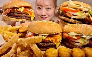 【MIYU 】吃播 汉堡王汉堡洋葱圈薯条套餐