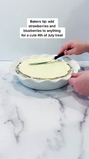 Last minute 4th or july treats are easy with berries 🫐🍓 #baketok👩‍🍳 #caketok #4thofjulydessert #easyrecipe #bakingtipsandtricks #bakinghacks