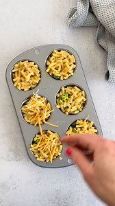 Learn how to make quick Mac and Cheese Bites (with veggies!) for an easy kids lunch or dinner. These mac and cheese cups are so fun, and they’re a nutritious kids meal that can easily double as an appetizer to share with adults. https://www.yummytoddlerfood.com/mac-and-cheese-bites/ | Yummy Toddler Food